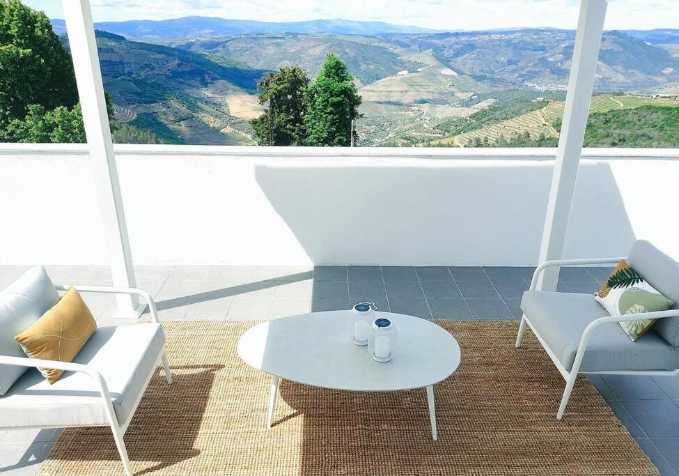Douro Valley Terrace Apartments Armamar Bagian luar foto